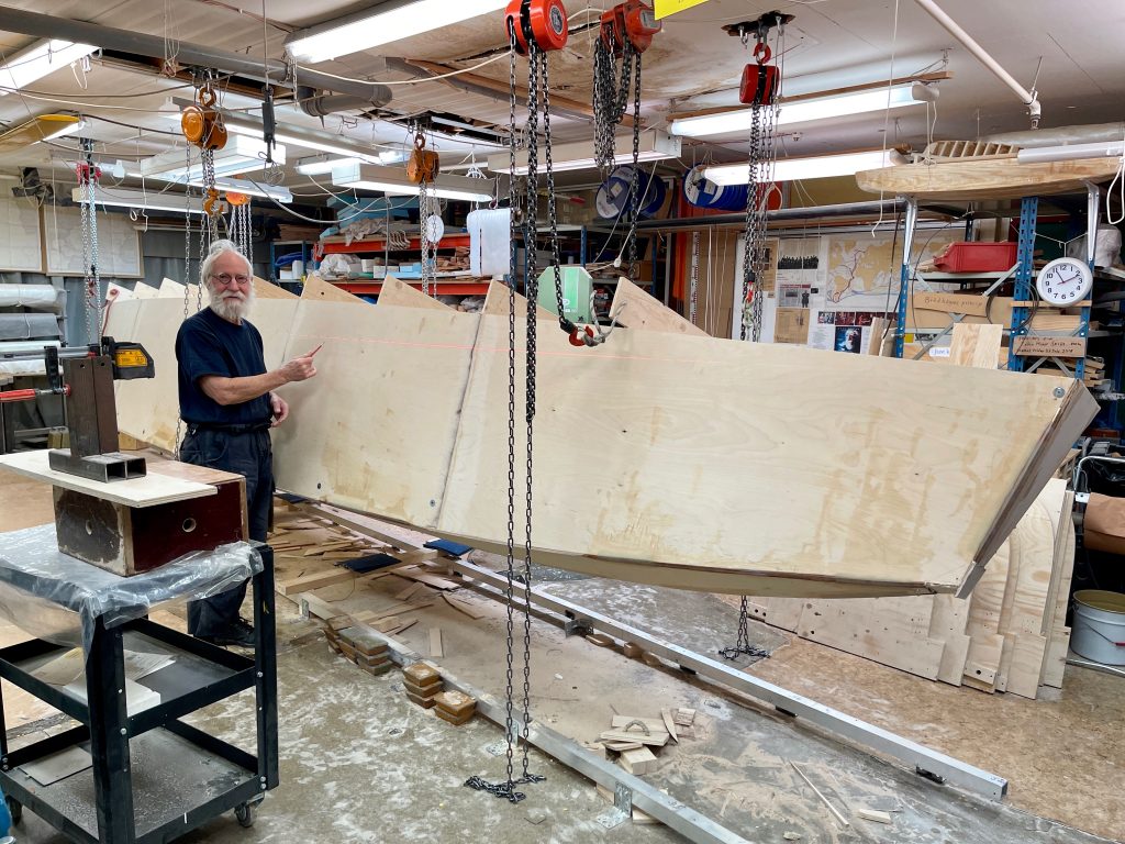 CUTTING THE SHEER LINE Simple habits, simple boat